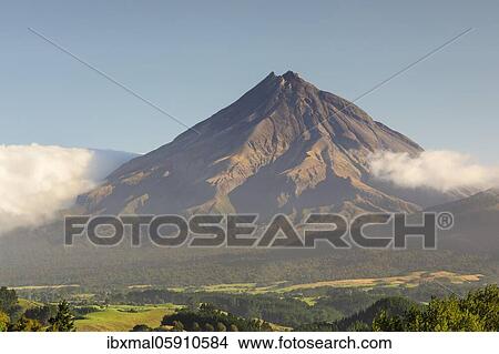 Picture - Mount Taranaki (2518m), Oceania, Egmont National Park, Taranaki, North Island, New Zealand, Oceania. Fotosearch