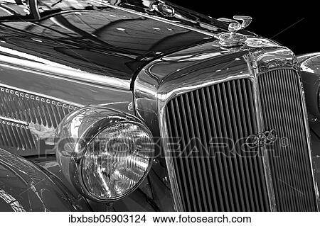 Picture - Oldtimer Detail, AUTO UNION, Horch 930V, in black and white. Fotosearch