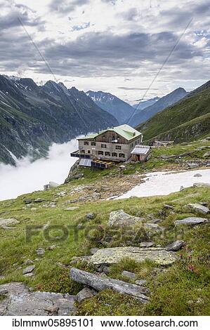 Stock Image - Greizer Hut, Berliner Höhenweg, in the back Bergtal Floitengrund, Felsköpfl and Triebbachkopf, Zillertaler Alps, Zillertal, Tyrol, Austria, Europe. Fotosearch