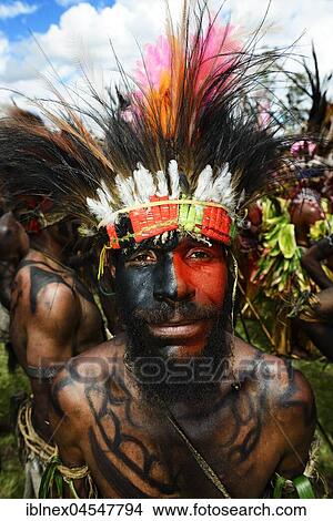 Picture - Native of the Highland Tribes, Sandhown Warriors, portrait, Sing-Sing Festival, Goroka, Papua New Guinea, Oceania. Fotosearch