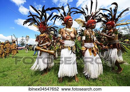 Stock Image - The highland tribes, Wezan-Roza group, presenting themselves at the big Sing-Sing of Goroka, Papua New Guinea, Oceania. Fotosearch