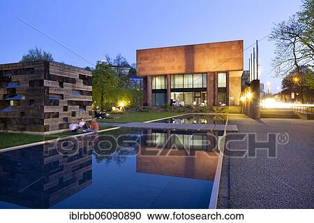 Stock Image - Bielefelder Kunsthalle, architect Philip Johnson, sculpture garden, Bielefeld, East Westphalia, North Rhine-Westphalia, Germany, Europe. Fotosearch