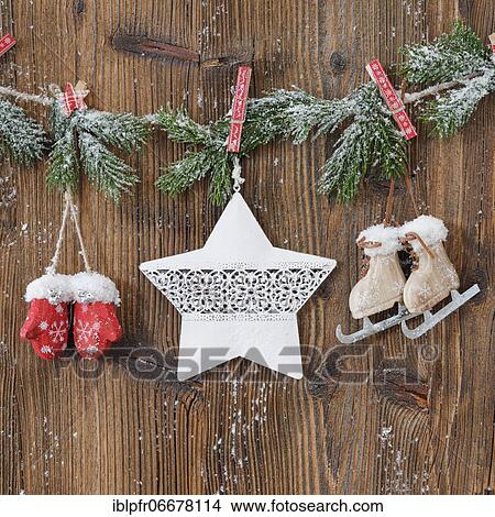 Picture - Natural Advent decoration with star. Fotosearch