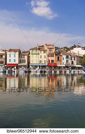 Picture - Restaurants and cafés on the waterfront, fishing boats, Cassis, Côte d'Azur, France, Europe. Fotosearch