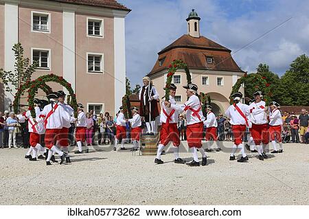 Stock Image - Ulmer Bindertanz in the monastery courtyard in Waiblingen, Ulm, Baden-Württemberg, Germany, Europe. Fotosearch