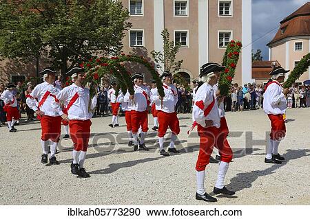 Stock Image - Ulmer Bindertanz in the monastery courtyard in Waiblingen, Ulm, Baden-Württemberg, Germany, Europe. Fotosearch