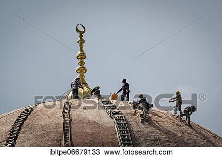 Worker on the dome of a mosque, Istanbul, Turkey, Asia View Large Photo Image Stock Image - Worker on the dome of a mosque, Istanbul, Turkey, Asia. Fotosearch