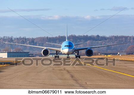 A TUI Boeing 787-9 Dreamliner aircraft with registration G-TUIK at Stuttgart Airport (STR), Stuttgart, Germany, Europe View Large Photo Image Stock Image - A TUI Boeing 787-9 Dreamliner aircraft with registration G-TUIK at Stuttgart Airport (STR), Stuttgart, Germany, Europe. Fotosearch