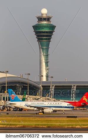 Stock Image - An Airbus A319 aircraft of China Southern Airlines with registration number B-6020 at Guangzhou airport, China, Asia. Fotosearch