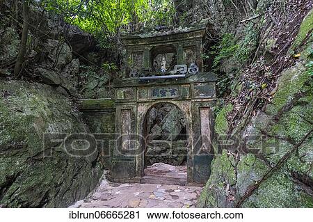 Entrance to a cave in the Marble mountains, Da Nang, Vietnam, Asia View Large Photo Image Stock Image - Entrance to a cave in the Marble mountains, Da Nang, Vietnam, Asia. Fotosearch