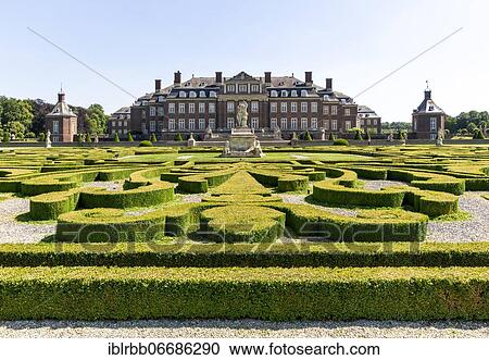 Stock Image - Nordkirchen Castle from 1734, baroque castle, main building, baroque garden, colloquially known as Westphalian Versailles, today Hochschule für Finanzen North Rhine-Westphalia, Nordkirchen, Münsterland, North Rhine-Westphalia, Germany, Europe. Fotosearch