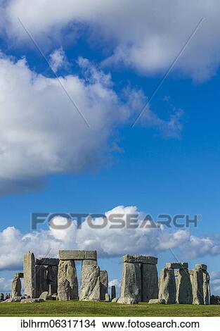 Picture - Stonehenge, Neolithic cult site, Neolithic stone circle, UNESCO World Heritage Site Stonehenge, Avebury and Associated Sites, Wiltshire, England, United Kingdom, Europe. Fotosearch