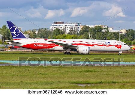 Stock Photograph - A Boeing 787-9 Dreamliner aircraft of LOT Polskie Linie Lotnicze with registration SP-LSC at Warsaw Airport, Poland, Europe. Fotosearch