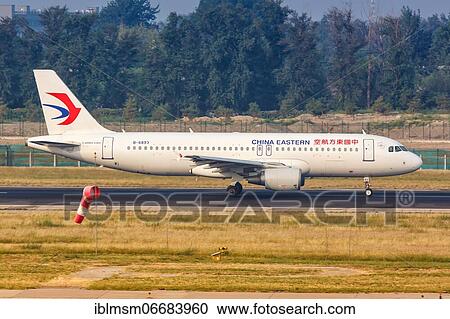 Stock Image - An Airbus A320 aircraft of China Eastern Airlines with registration number B-6893 at Beijing Airport (PEK), Beijing, China, Asia. Fotosearch