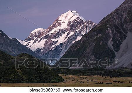 Stock Photo - Aoraki/Mount Cook, Mount Cook Village, Mount Cook National Park, Canterbury, New Zealand, Oceania. Fotosearch