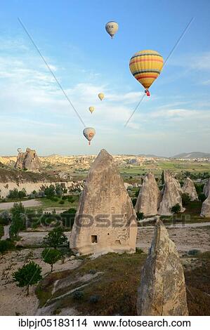 Picture - Balloon flight over Göreme valley, Anatolia, Central Anatolia, hot air balloon, Cappadocia, Turkey, Asia. Fotosearch