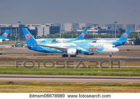 Stock Photo - China Southern Airlines Boeing 787-9 Dreamliner aircraft with registration number B-1168 at Guangzhou Airport, China, Asia. Fotosearch