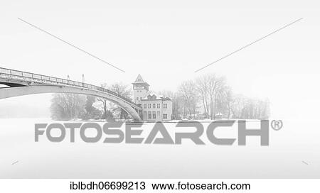 Stock Image - The Abbey Bridge connects Berlin Treptow Köpenick over the Spree with the Isle of Youth. Fotosearch