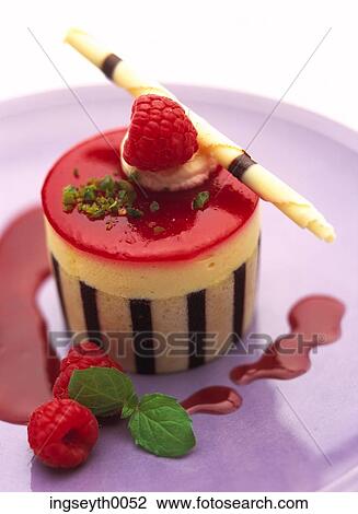Stock Image - dessert, pudding, sweet, chocolat, sponge, nouvelle cuisine, fancy food. Fotosearch