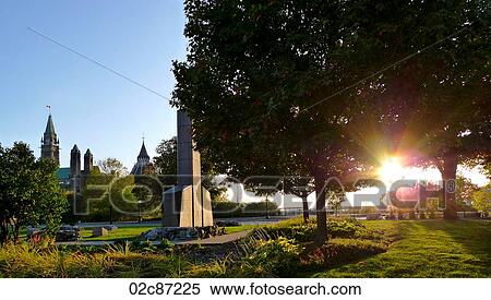 Stock Photography - Canadian Cities, Sunset on Major's Hill Park, Ottawa Canada.. Fotosearch