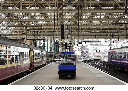Central train station, Glasgow Scotland, UK View Large Photo Image Picture - Central train station, Glasgow Scotland, UK. Fotosearch