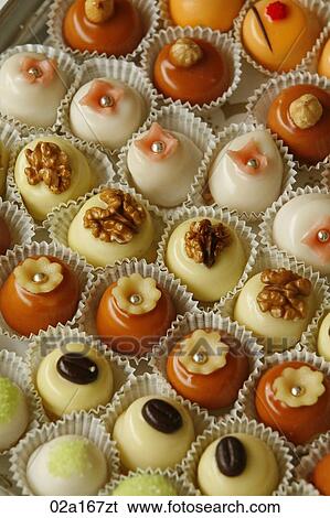 Stock Photograph - Cup cakes. Fotosearch