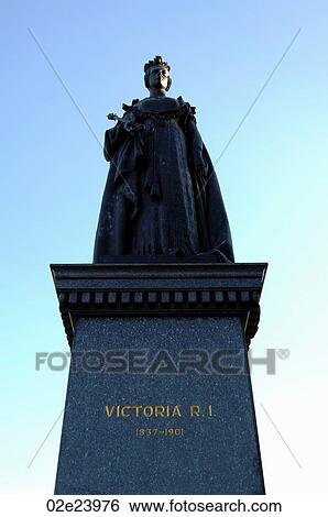 Stock Photograph - Statue of Queen Victoria, Victoria B. C. Canada.. Fotosearch