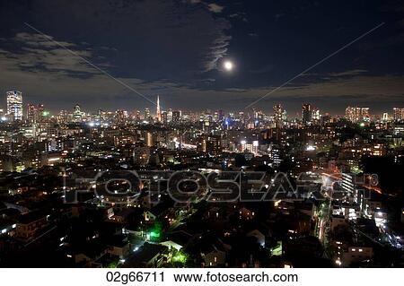 都市 明るくされた 夜で で 東京タワー 中に 背景 東京 日本 ストックイメージ 02g Fotosearch