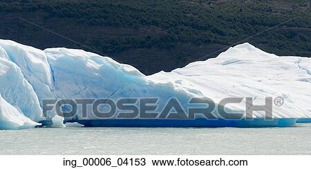 Stock Image - Iceberg in lake, Lake Argentino, Los Glaciares National Park, Santa Cruz Province, Patagonia, Argentina. Fotosearch