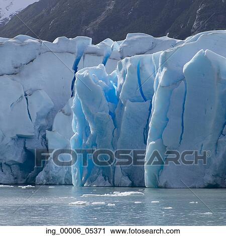 Stock Image - View of icebergs in lake, Grey Glacier, Grey Lake, Torres del Paine National Park, Patagonia, Chile. Fotosearch
