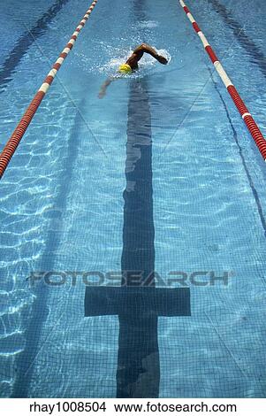 Picture - Male swimmer doing the crawl. Fotosearch