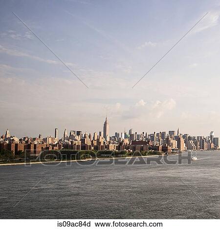 Stock Image - New York skyline. Fotosearch