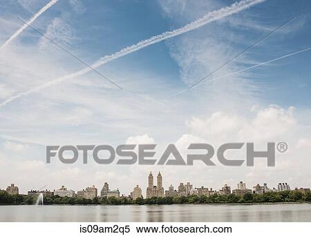 Stock Photography - Central Park lake, New York, USA. Fotosearch