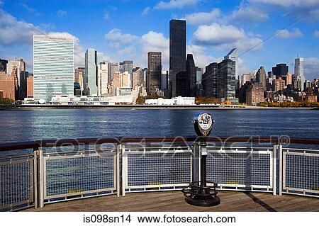Picture - East river and manhattan skyscrapers. Fotosearch