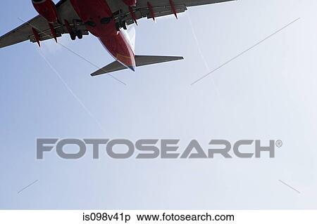 Plane landing at LAX, shot from Sepulveda, Los Angeles County, California, USA View Large Photo Image Stock Photography - Plane landing at LAX, shot from Sepulveda, Los Angeles County, California, USA. Fotosearch
