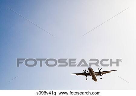 Plane landing at LAX, shot from Sepulveda, Los Angeles County, California, USA View Large Photo Image Stock Photography - Plane landing at LAX, shot from Sepulveda, Los Angeles County, California, USA. Fotosearch