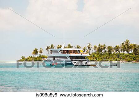 Scuba diving liveaboard boat, North Huvadhu Atoll, Maldives View Large Photo Image Stock Photography - Scuba diving liveaboard boat, North Huvadhu Atoll, Maldives. Fotosearch