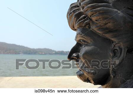 Picture - Statue of Mustafa Kemal Ataturk, Turkey. Fotosearch