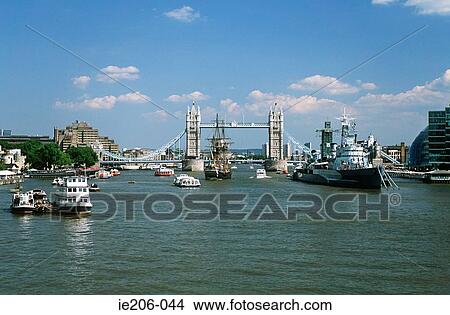 Picture - Thames river and tower bridge. Fotosearch