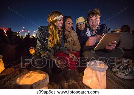 "Friends hanging out, Santa Monica Pier, Santa Monica Beach, US" View Large Photo Image Stock Photograph - "Friends hanging out, Santa Monica Pier, Santa Monica Beach, US". Fotosearch