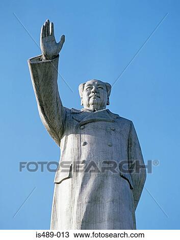 Stock Image - Mao tse-tung statue. Fotosearch
