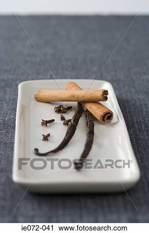 Cloves vanilla bean and cinnamon stick View Large Photo Image Stock Image - Cloves vanilla bean and cinnamon stick. Fotosearch