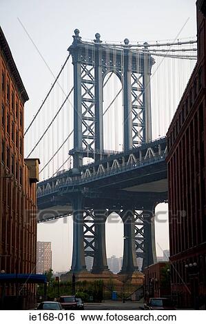 Stock Photograph - Manhattan bridge. Fotosearch