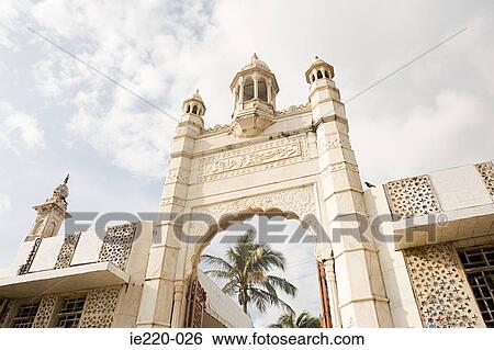 Entrance haji ali dargah View Large Photo Image Stock Photograph - Entrance haji ali dargah . Fotosearch