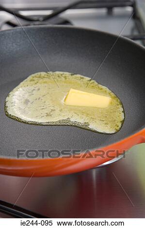 バター 溶けること 中に A パン ストックフォト 写真素材 Ie244 095 Fotosearch