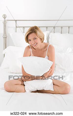 Picture - Portrait of a woman. Fotosearch