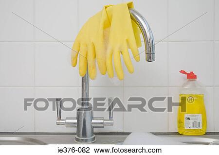 Stock Image - Washing up. Fotosearch