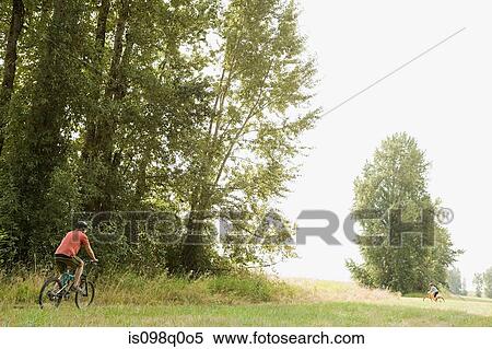 Stock Photography - Cyclists. Fotosearch