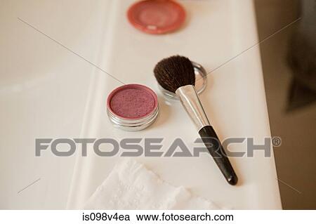 Blusher brush and blusher View Large Photo Image Stock Image - Blusher brush and blusher. Fotosearch