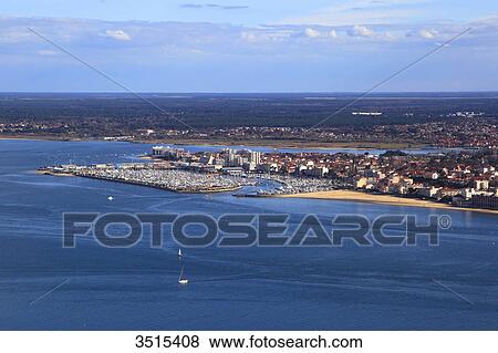 Stock Photo - France, Gironde, Arcachon Bay, Arcachon.. Fotosearch